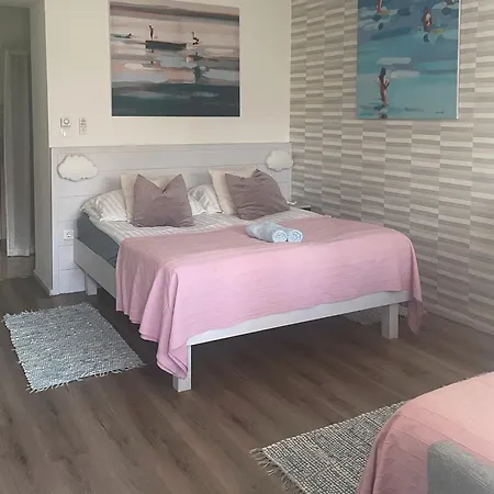 Szelrozsa Apartmanhaz ולנצה
