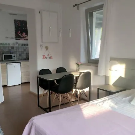 Szelrozsa Apartmanhaz דירה ולנצה
